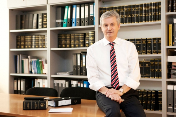 &Sigma;&tau;&omicron; &kappa;&alpha;&nu;ά&lambda;&iota; &Sigma;&Kappa;&Alpha;Ϊ &kappa;&alpha;&iota; &sigma;&tau;&eta;&nu; &epsilon;&kappa;&pi;&omicron;&mu;&pi;ή &Kappa;&Alpha;&Lambda;&Eta;&Mu;&Epsilon;&Rho;&Alpha; &mu;&epsilon; &tau;&omicron;&nu; &Gamma;&iota;ώ&rho;&gamma;&omicron; &Alpha;&upsilon;&tau;&iota;ά &sigma;&tau;&iota;&sigmaf; 7.4.19